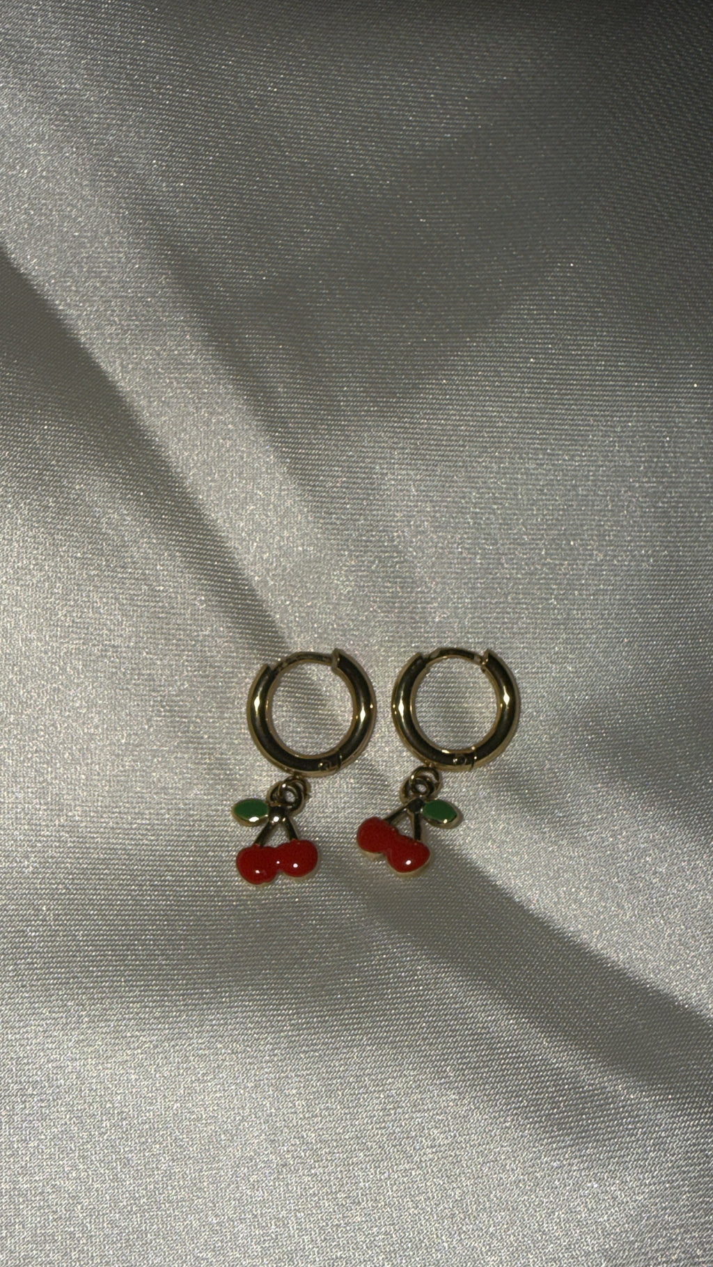 BOUCLE D’OREILLE CERISE